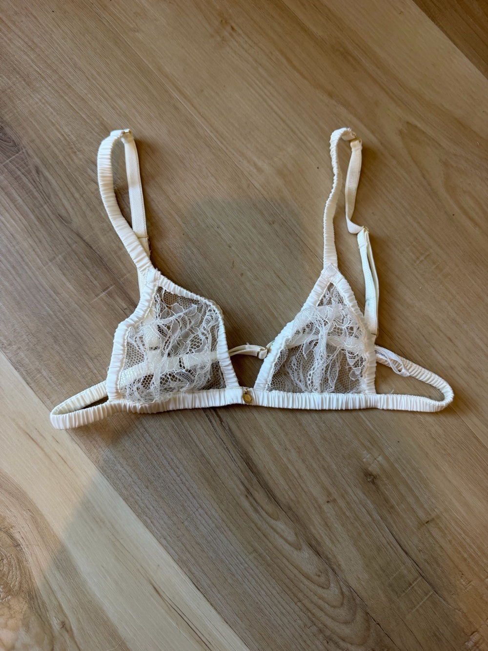 Gooseberry intimates Sheer Lace Triangle Bralette in White, size Small.